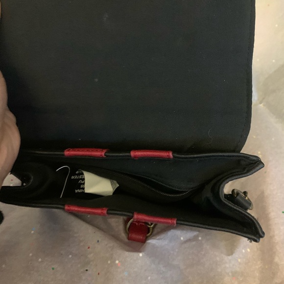 Used like new platform 9 3/4  cross body bag - Picture 3 of 6